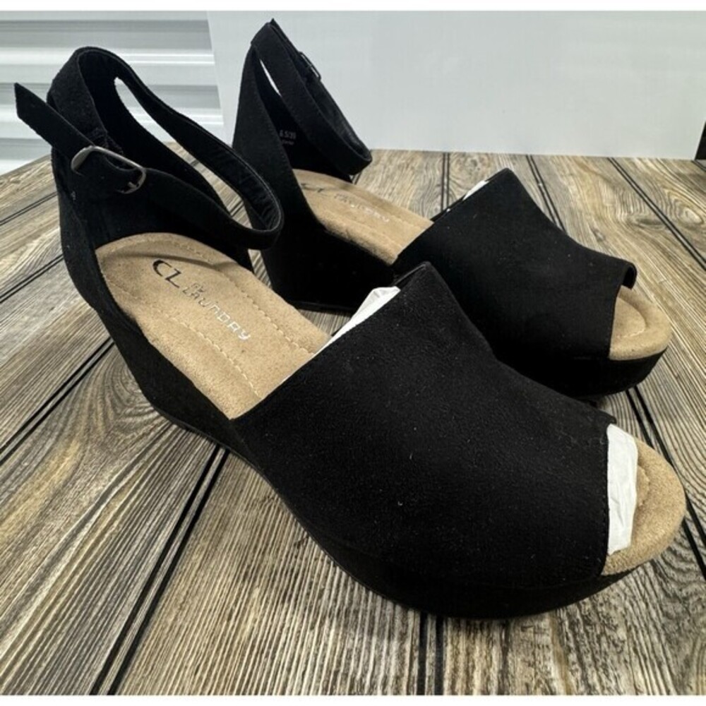 CL By CHINESE  LAUNDRY DARA WEDGE platform sandals Black. SIZE 8.5